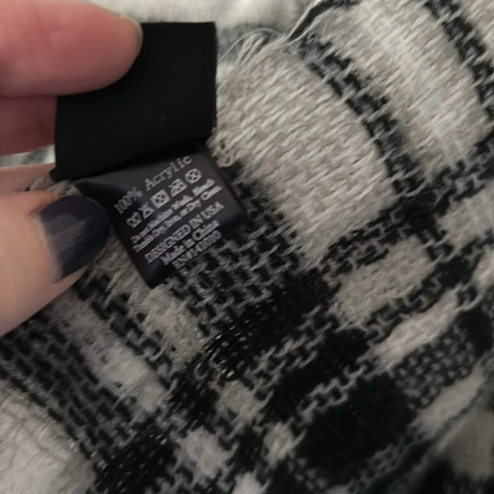Olive & Pique Plaid Blanket Scarf